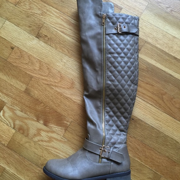 Quilted boots