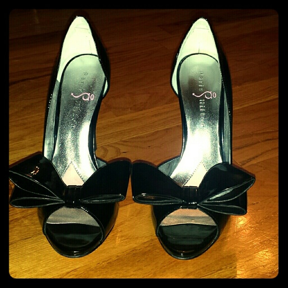 🎉SALE🎉NWOT Paris Hilton heels!