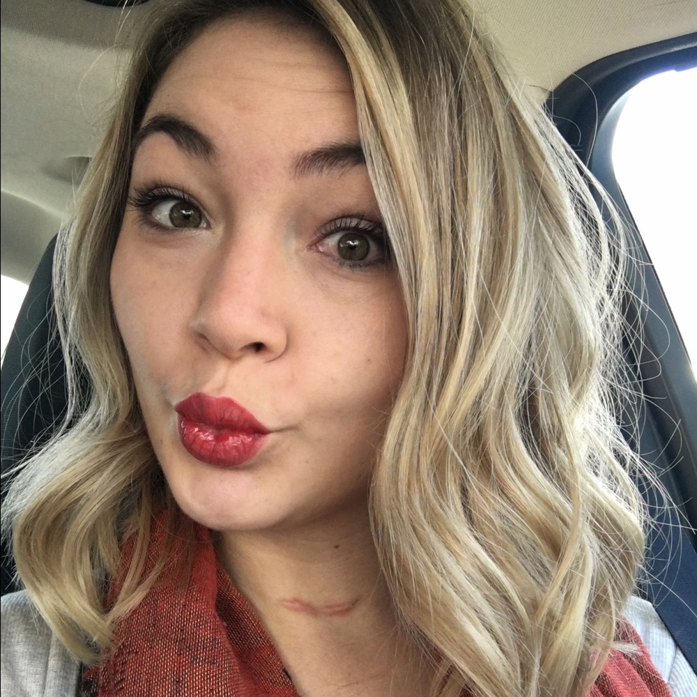 Meet your Posher, Lauren