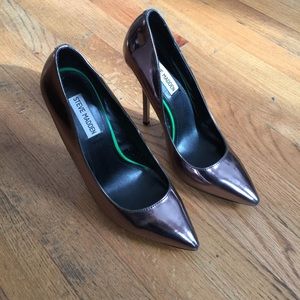 Steve Madden Silver Metallic Heels