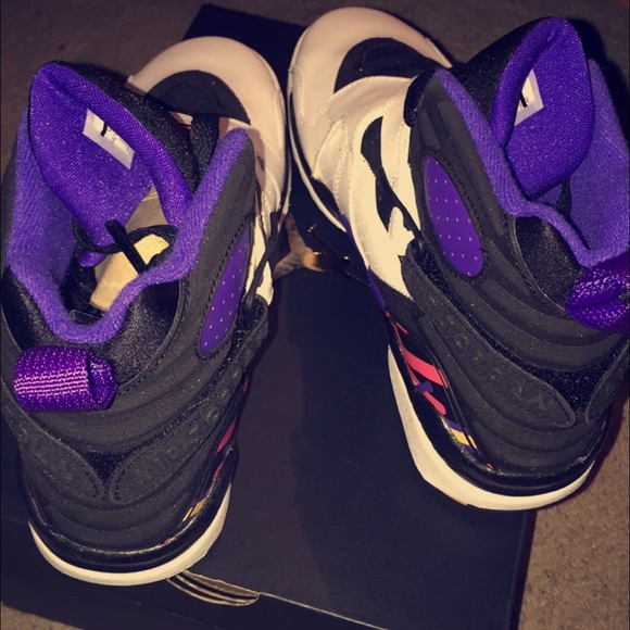 Sold 🚨🚨 Air Jordan retro 8 3peat' size 7 youth - Picture 2 of 4