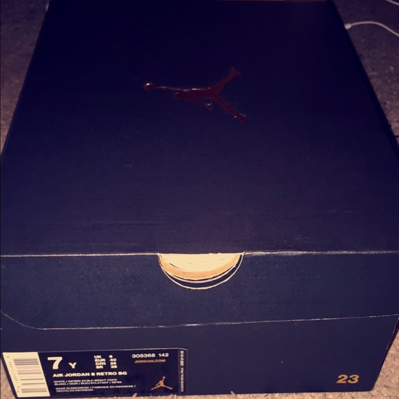 Sold 🚨🚨 Air Jordan retro 8 3peat' size 7 youth - Picture 3 of 4