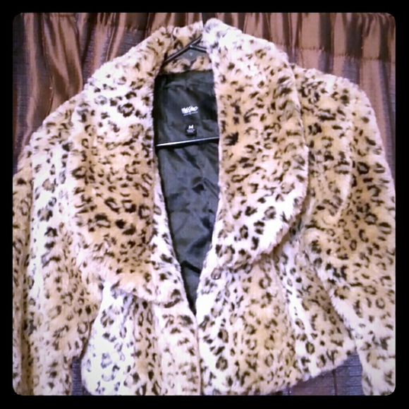 Mossimo faux fur cropped jacket