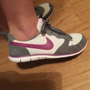 Nikes 😍 comes with free gift 🎁