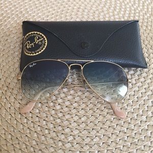 Classic Ray-Ban aviators in PERFECT condition