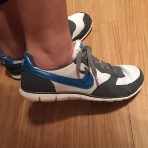 Nikes 😍 comes with free gift 🎁