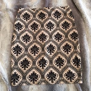 FOREVER 21 tight fancy pattern mini skirt