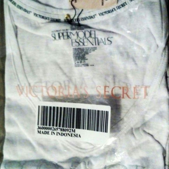 Victoria's Secrets Supermodel Essentials White Tee - Picture 3 of 3