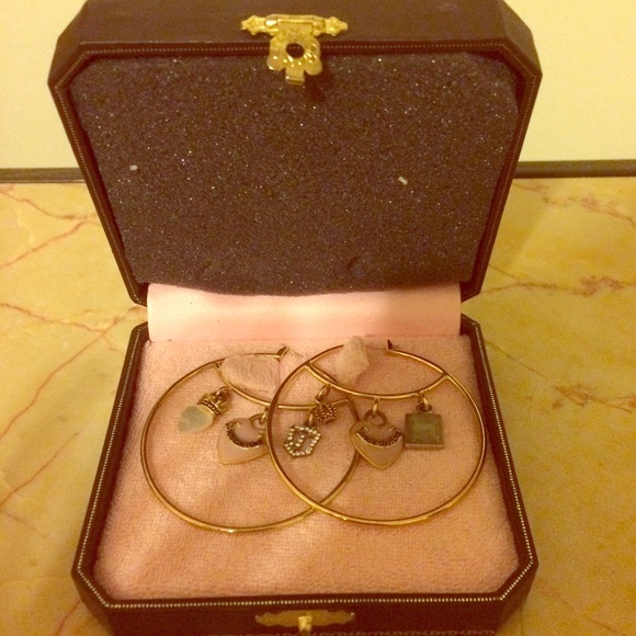 💗💗Gold Juicy hoop earring with charms