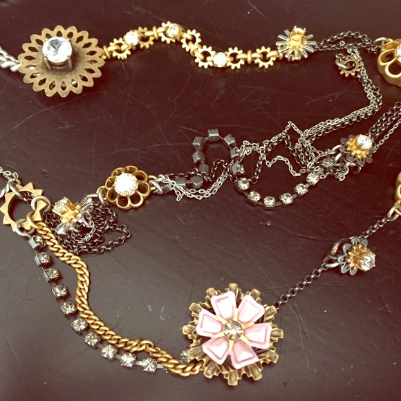 long necklace w charm detail