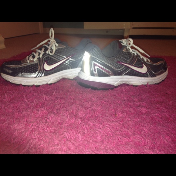 NikeRunning Shoes