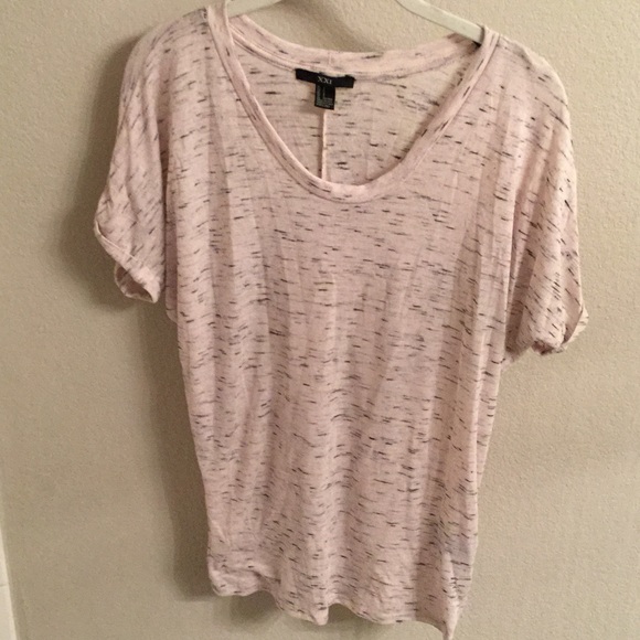 White and gray knit tee