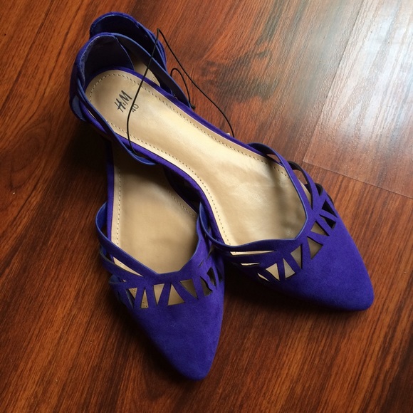 āSOLDāBeautiful H&M Laser Cut Pointy Toe Flats - Picture 2 of 4