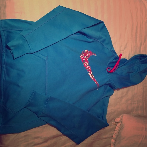 Nike sweatshirt