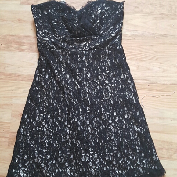 White house black market strapless sweetheart dres