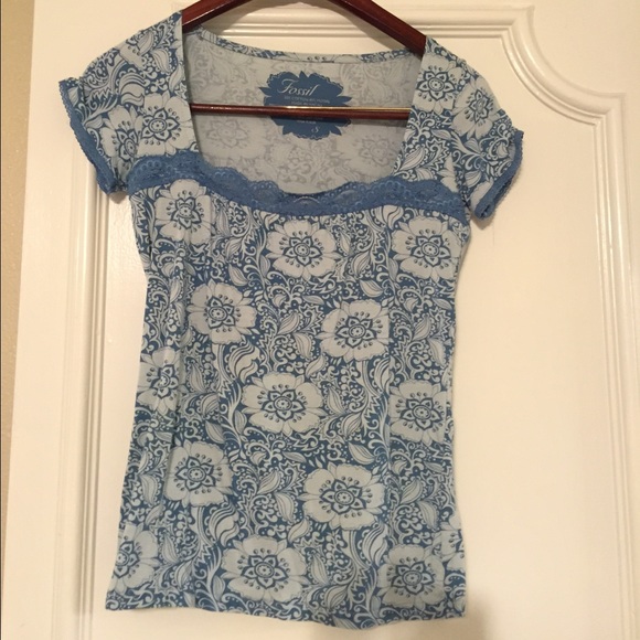 Cute Blue Floral Tee by Fossil Size S - Picture 1 of 4