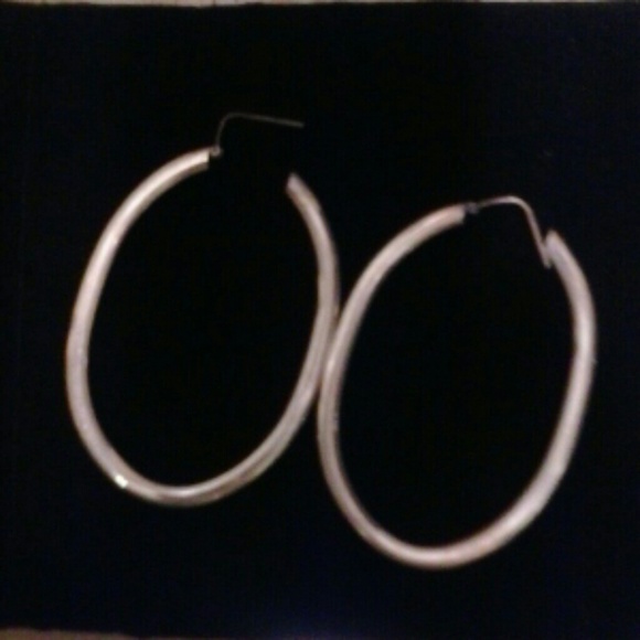 Silver large oval hoop earrings - Picture 3 of 3