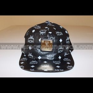Vintage MCM Snapback in Black
