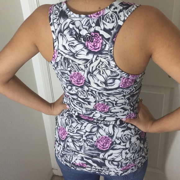 Tops - Picture 2 of 4