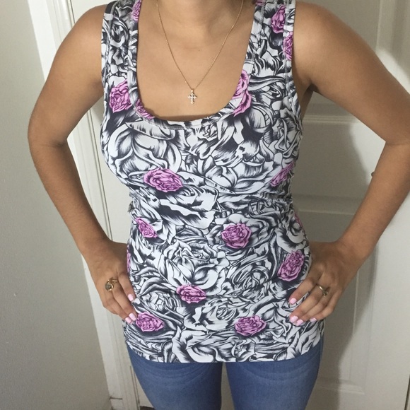 Tops - Picture 3 of 4