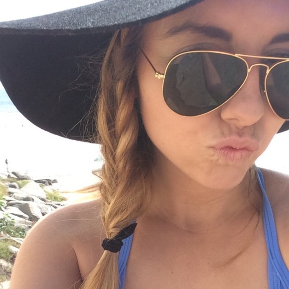 Meet your Posher, Lauren - Picture 1 of 1