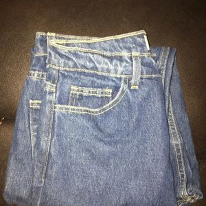 HIGH WAISTED MOM JEANS