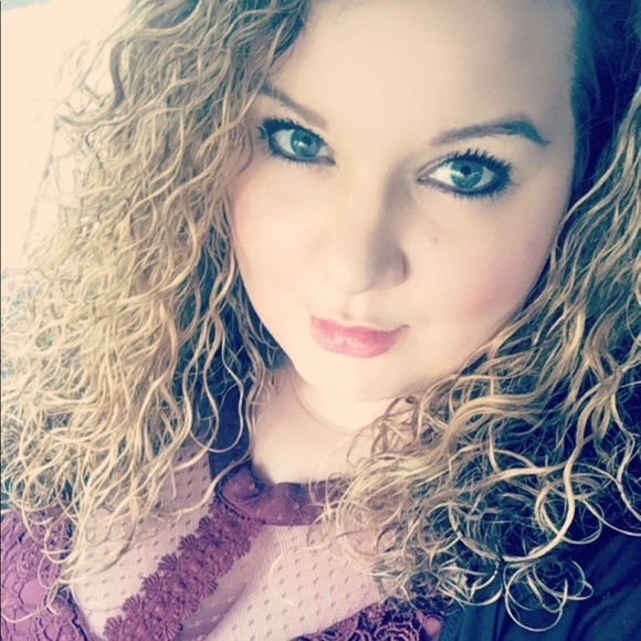 Meet your Posher & Suggested User - Chelsea - Picture 7 of 7