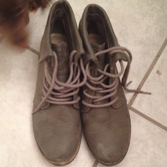 Sonoma Lace-Up Boots