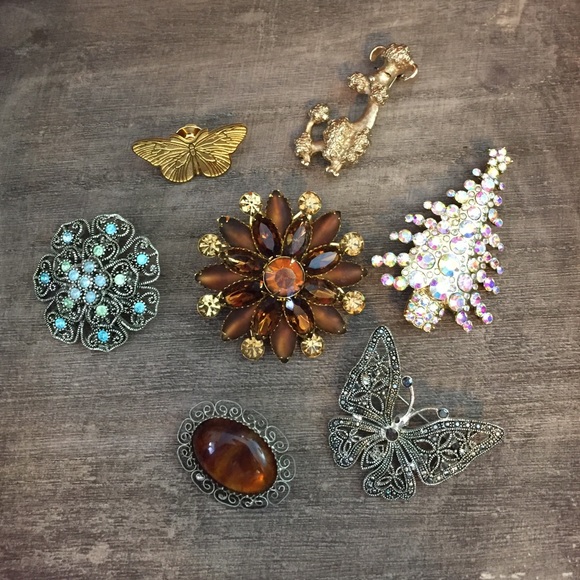 Large Bundle of 7 Brooches Vintage and Newer