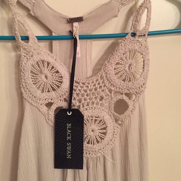 Top - Picture 2 of 4