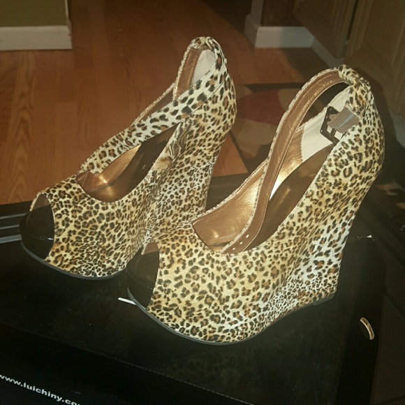 Wedge heels