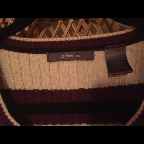 Donated. Vintage Comfy & Casual Sweater by Liz Claiborne! - Picture 2 of 4