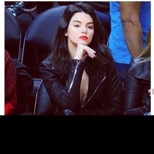 Meet your Posher, Eva