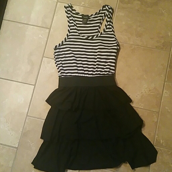 Rue 21 cute ruffled dress medium