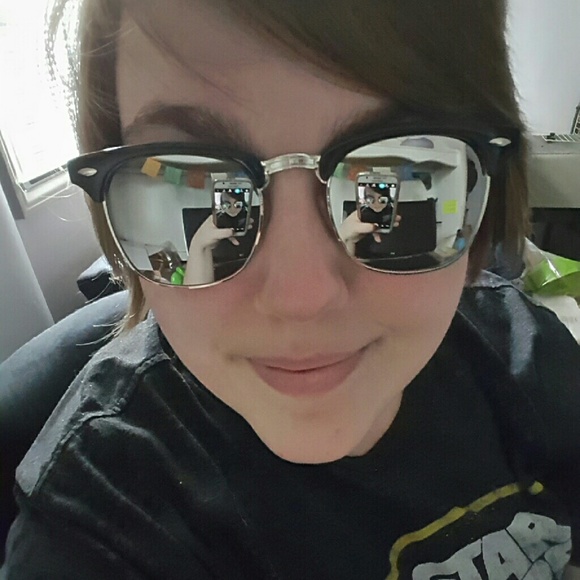 NWOT Mirrored sunglasses - Picture 3 of 4