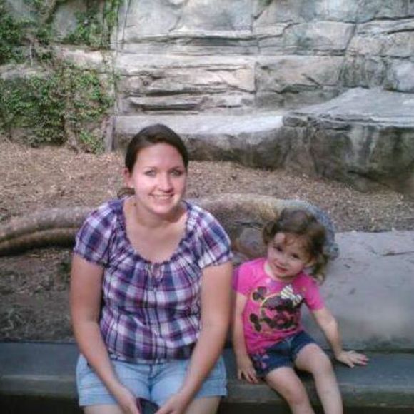 Meet your Posher, Jessica - Picture 2 of 2