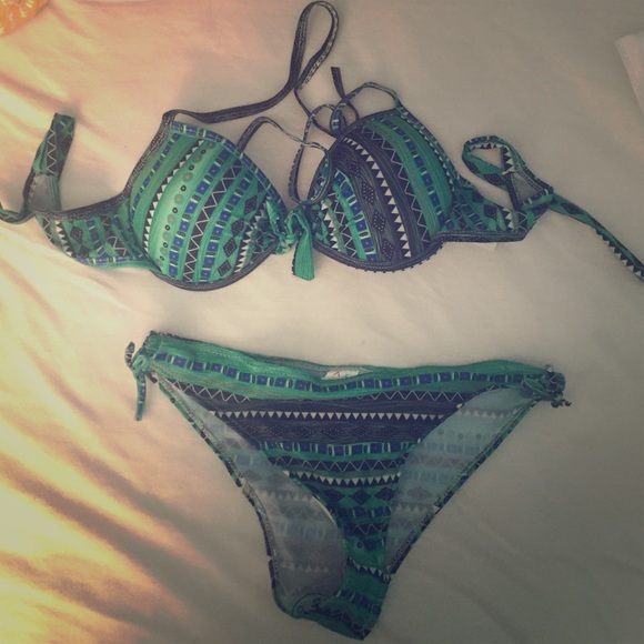 Bikini size L or M