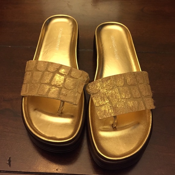 Brand New! Never worn! Gold Calf Flat!