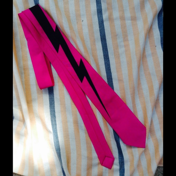 Hot Topic Accessories - Hot Pink Lightning Bolt Tie : Harry Potter Fan