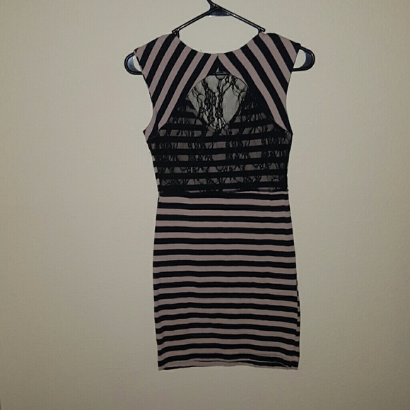 Women's DRESS - Picture 3 of 3