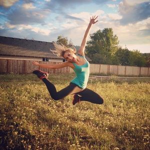 Meet your Posher, Korbi kay