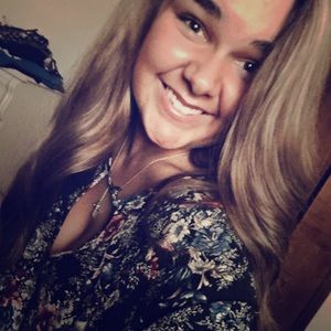 Meet your Posher, Laura