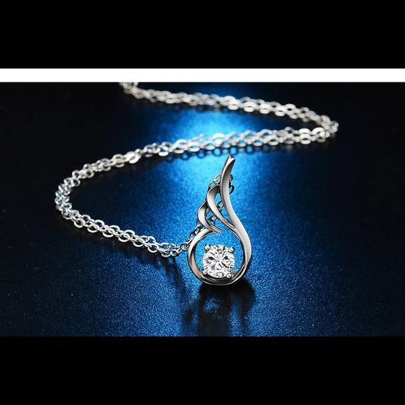 925 Sterling Silver w/ Wing Zircon pendant