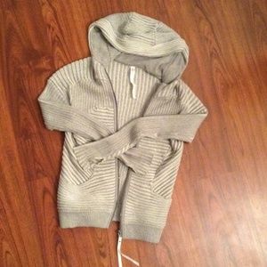 Lululemon Athletica sweater/ gray