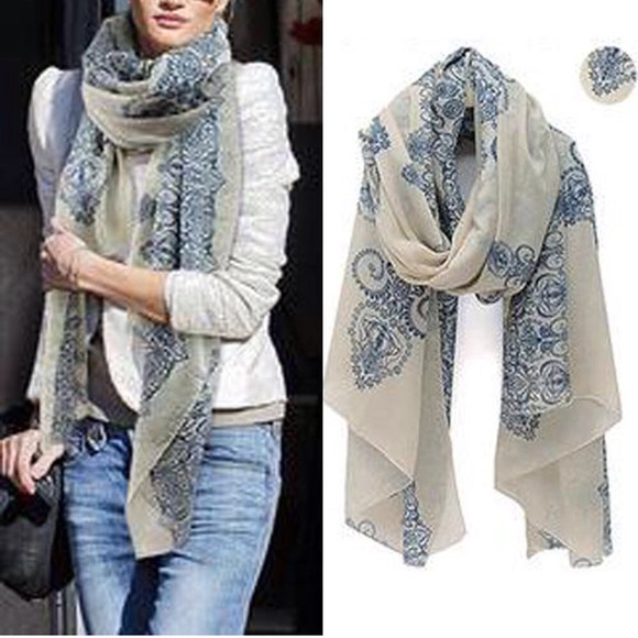 Elegant Women's Scarf