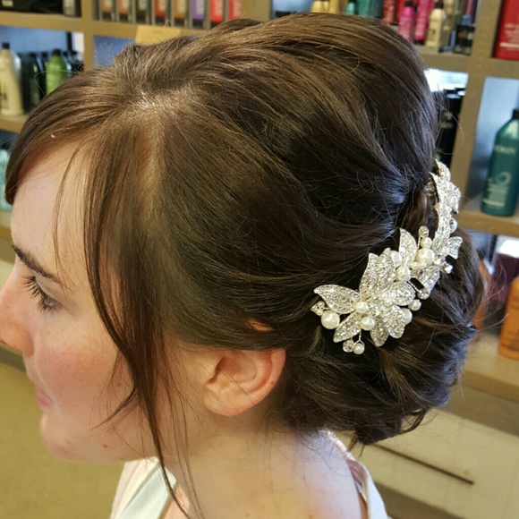 Pearl and Rhinestone Comb - Picture 3 of 4