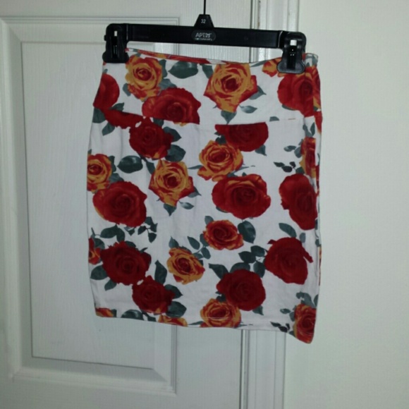 Rose Bodycon Skirt - Picture 1 of 3