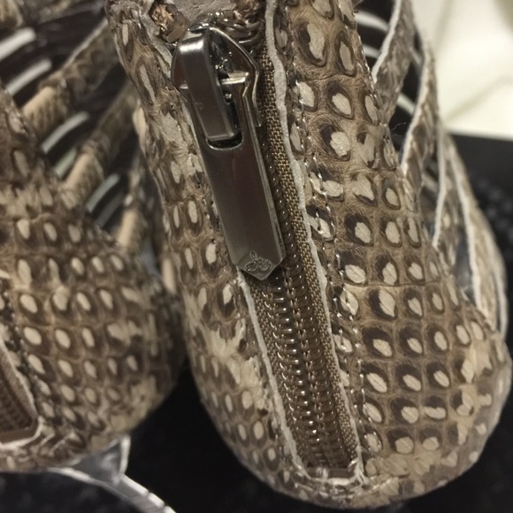 โ๐ปSOLDโ๐ป๐HP๐ Sam Edelman gladiator sandals - Picture 4 of 4