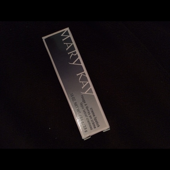 SOLD//New! Mary Kay Creme Lipstick