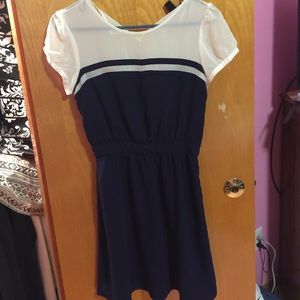 SMALL NAVY/WHITE DRESS